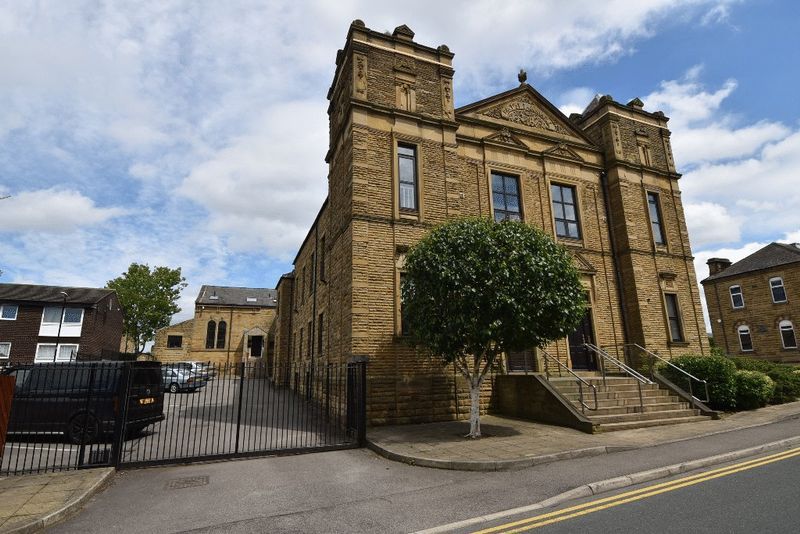 Commercial Street, Morley, Leeds LS27