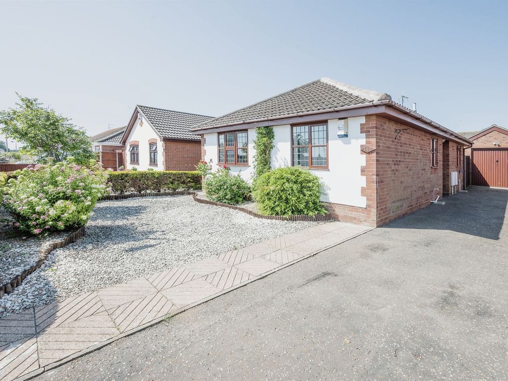 3 bed detached bungalow for sale in Mill Lane, Bradwell, Great Yarmouth
