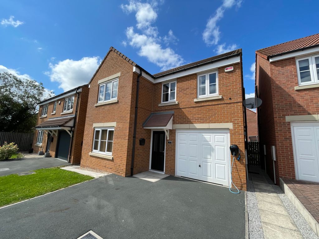 4 bed detached house to rent in Willow Tree Way, Wickersley, Rotherham