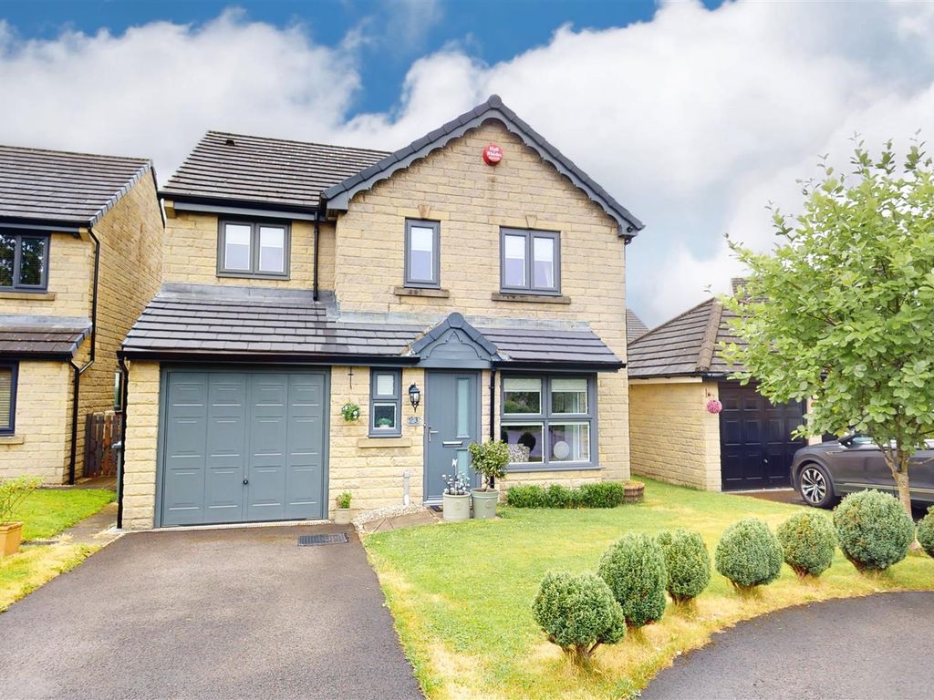 4 bed detached house for sale in Widdop Close, Westwood Park, Bradford