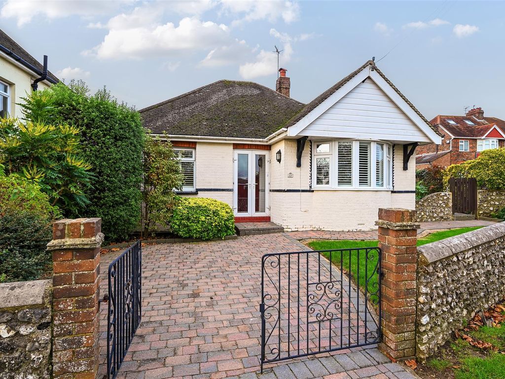 2 bed detached bungalow for sale in Mile Oak Road, Portslade, Brighton