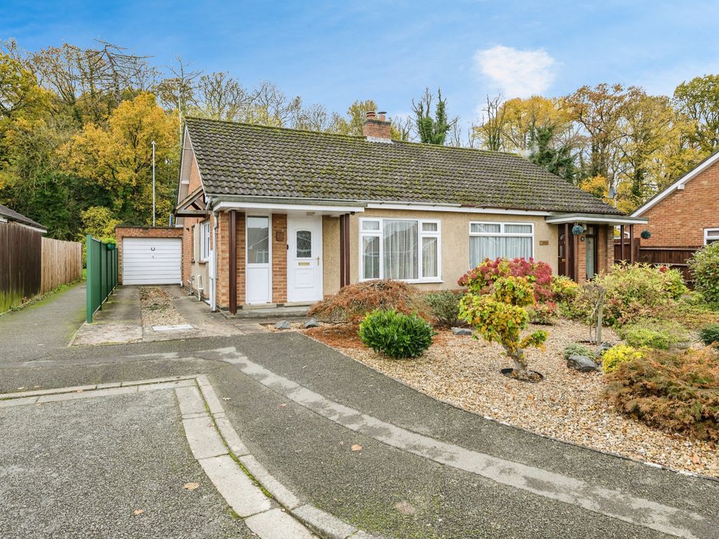 2 bed bungalow for sale in Oakham Close, Moulton, Northampton NN3, £