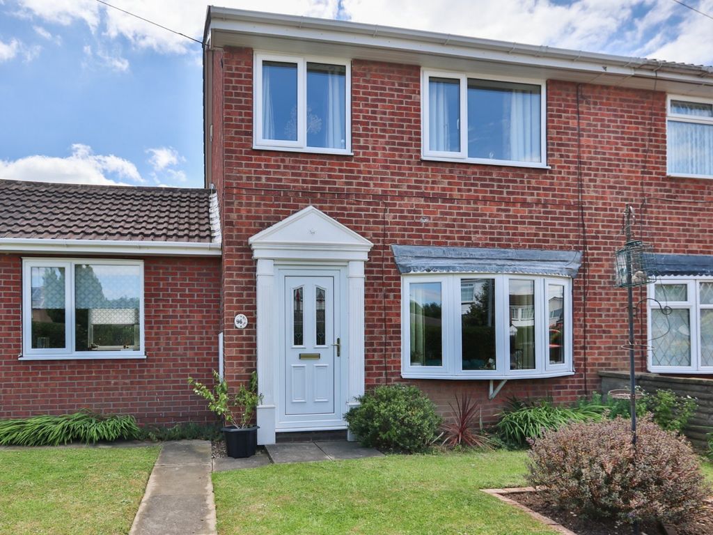 3 bed semidetached house for sale in Willowdale, Hull, East Yorkshire