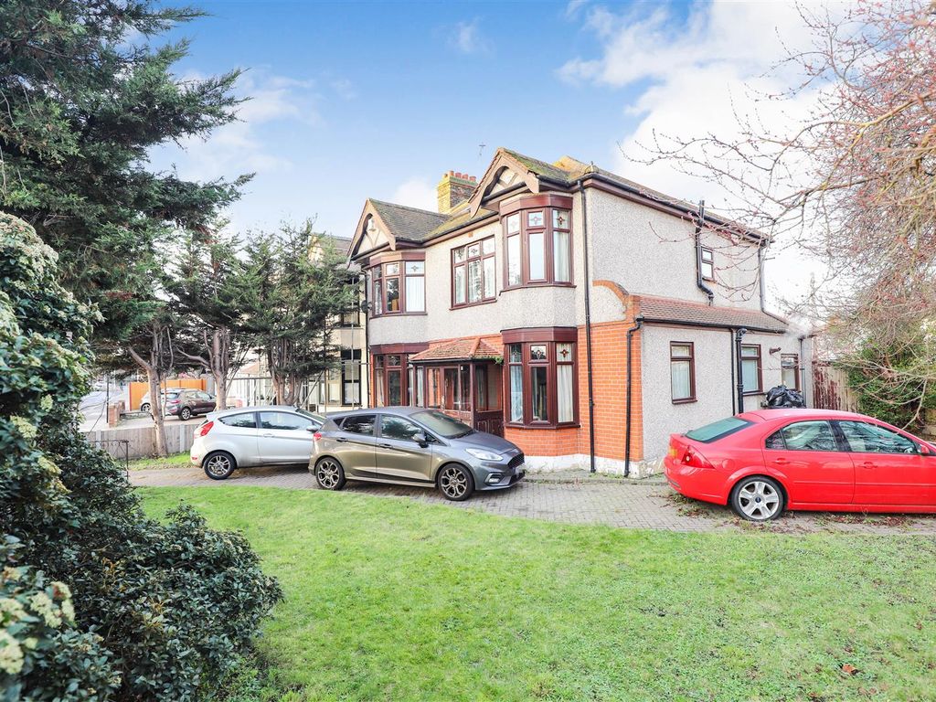 6 bed semidetached house for sale in Goodmayes Lane, Goodmayes, Ilford