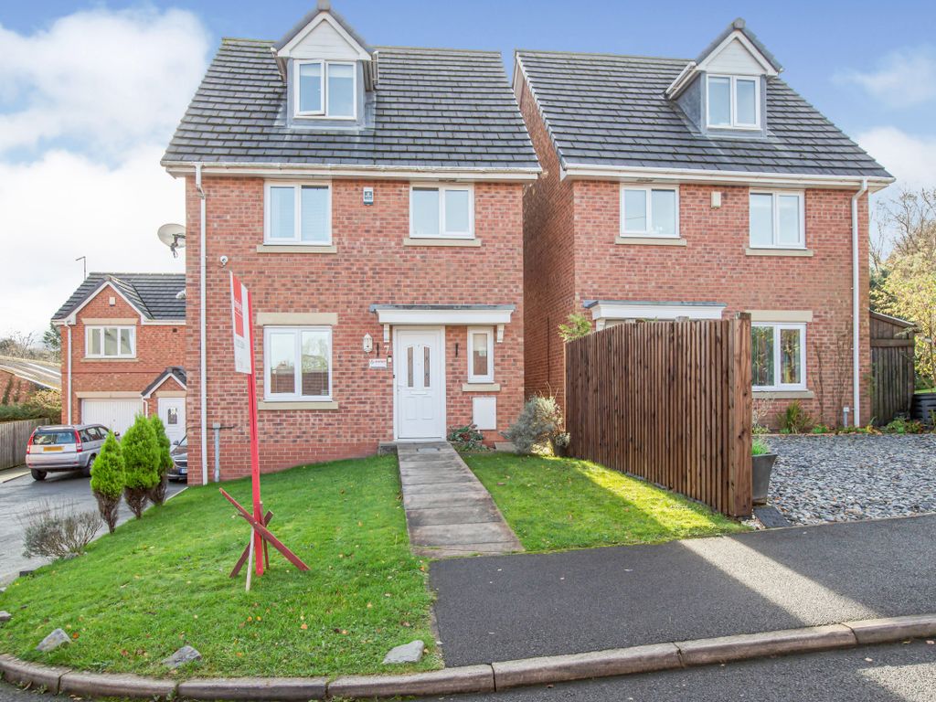 4 bed detached house for sale in Copperfield Vale, ClaytonLeWoods