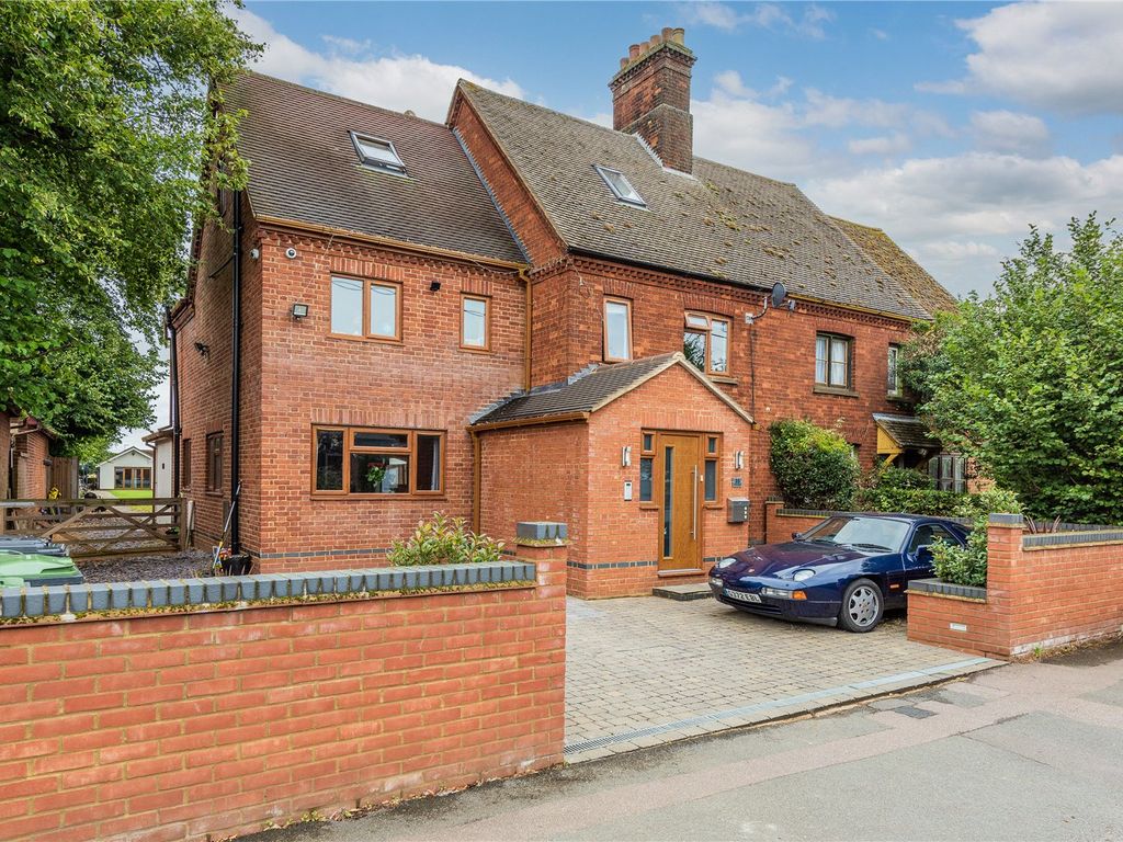 5 bed semidetached house for sale in Potton Road, Everton, Sandy