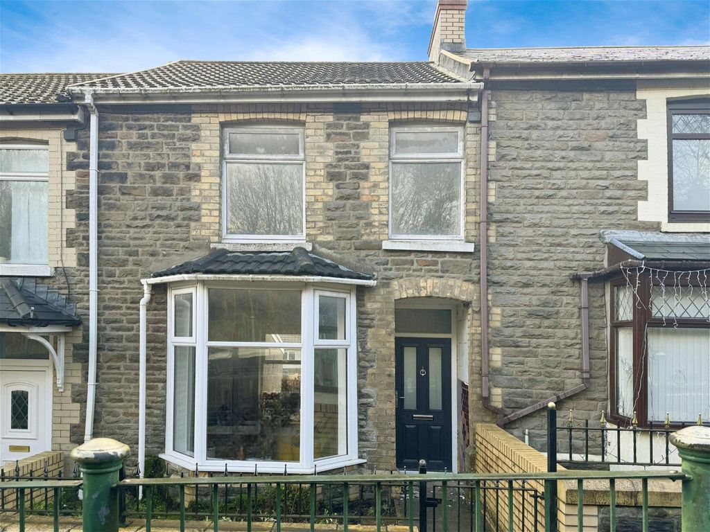 3 bed end terrace house for sale in Glen View Terrace, Llanbradach
