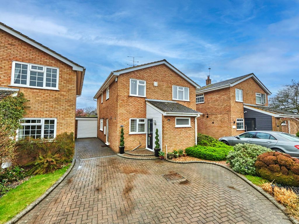 4 bed detached house for sale in Claydown Way, Slip End, Luton, Bedfordshire LU1 Zoopla