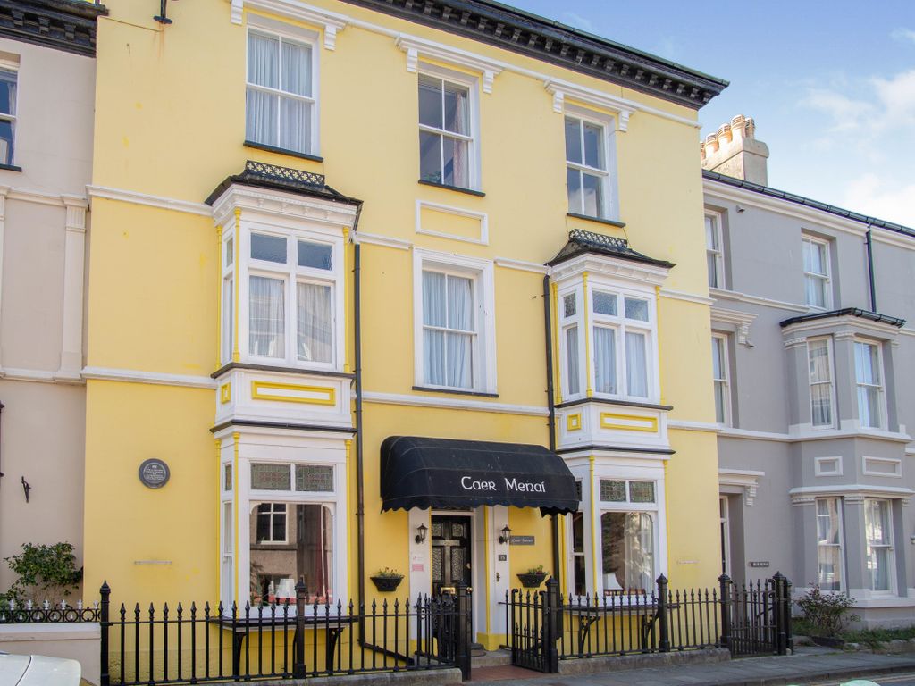 10 bed terraced house for sale in Church Street, Caernarfon, Gwynedd