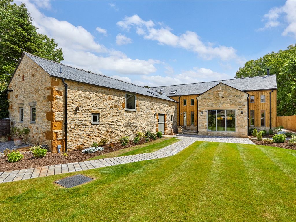 3 bed detached house for sale in Church Lane, Newbold On Stour