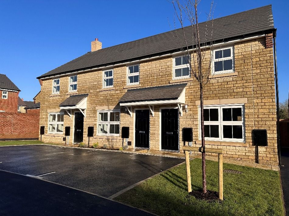 2 bed property for sale in River Meadow, Stanford In The Vale