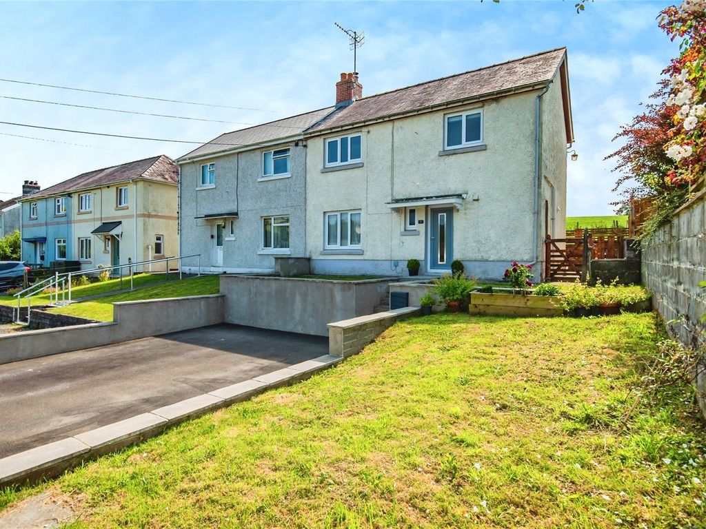 3 bed semidetached house for sale in PentreCwrt, Llandysul