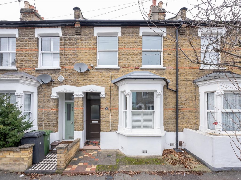 2 bed property for sale in Southwell Grove Road, London E11, £565,000