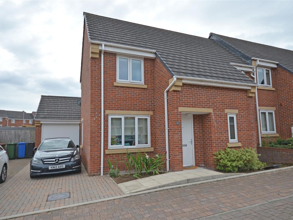 3 bed semidetached house for sale in Birchenlee, Hyde SK14 Zoopla