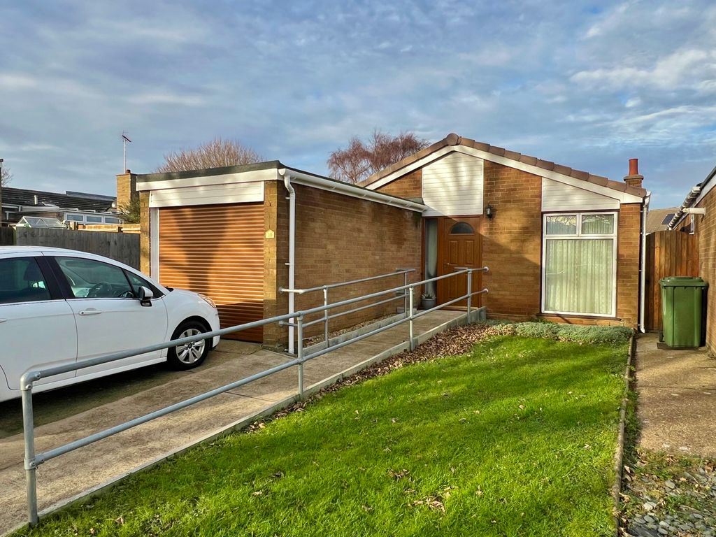 2 bed detached bungalow for sale in Castle Close, Old Felixstowe