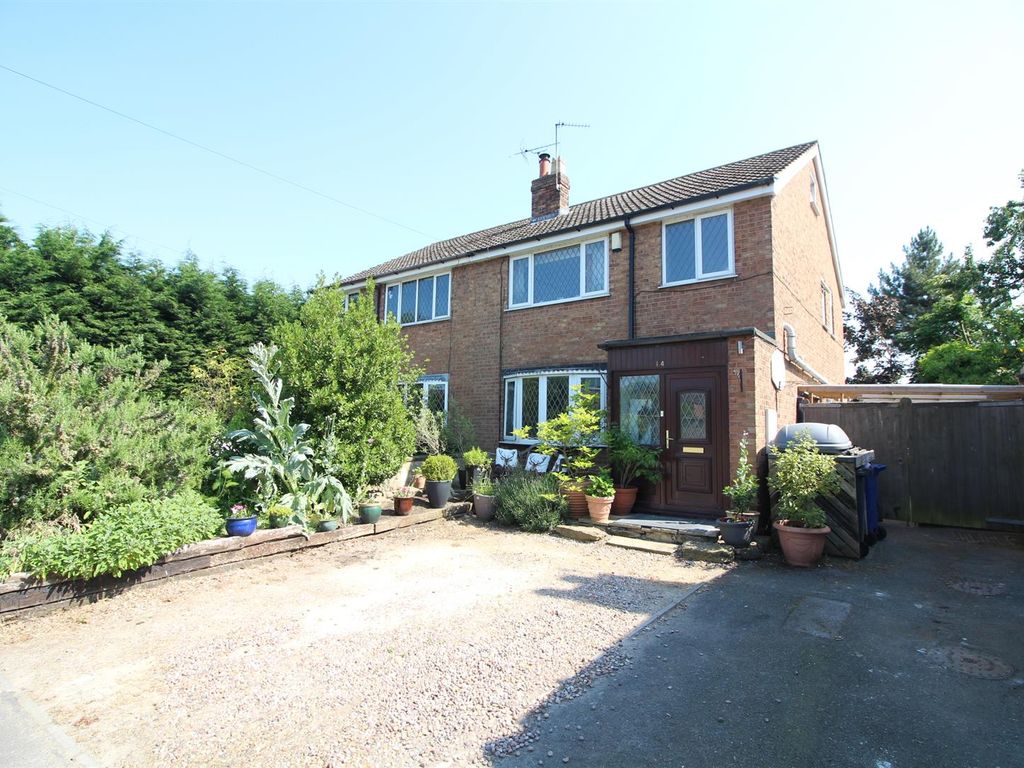 4 bed semidetached house for sale in Main Street, Burton Salmon, Leeds