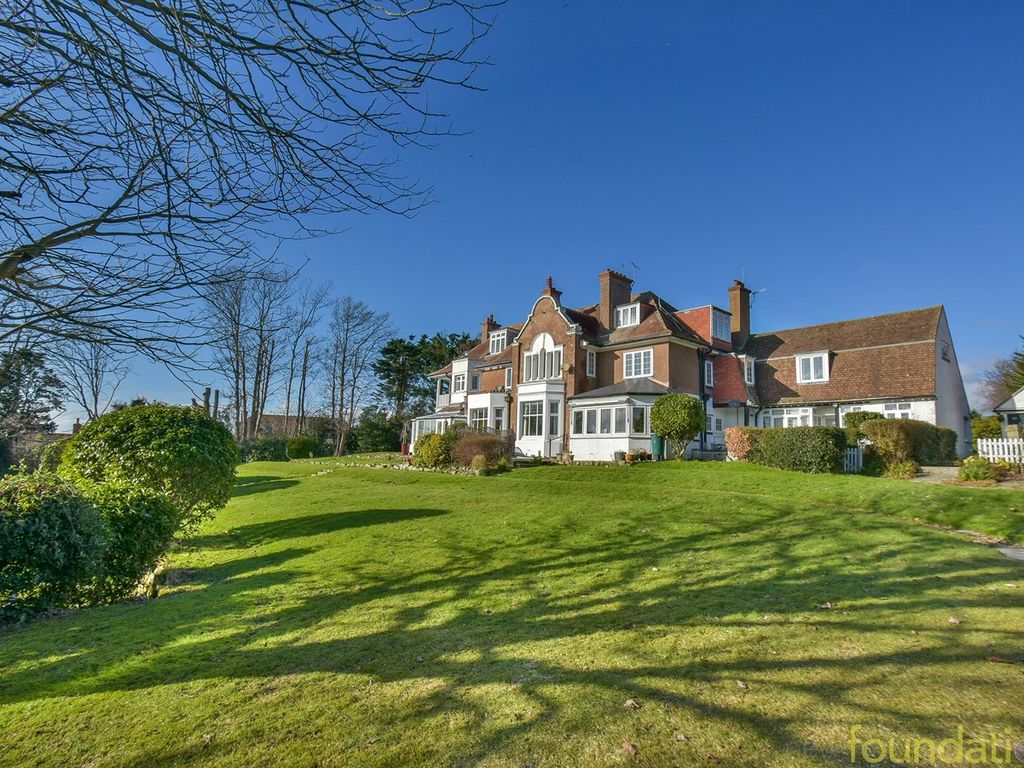 2 bed flat for sale in Little Common Road, BexhillOnSea TN39 Zoopla