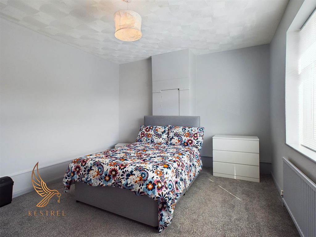 Room to rent in Harrow Street, South Elmsall, Pontefract WF9, £550 pcm