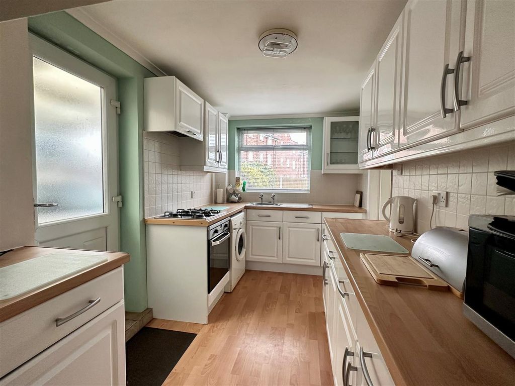 3 bed property for sale in Whenby Grove, Huntington, York YO31, £