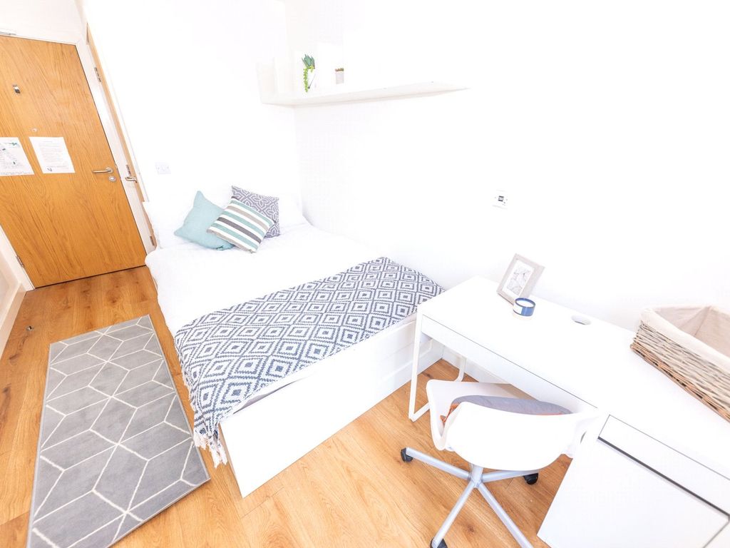 1 bed flat to rent in The Edge, 2 Seymour St, Liverpool L3, £602 pcm