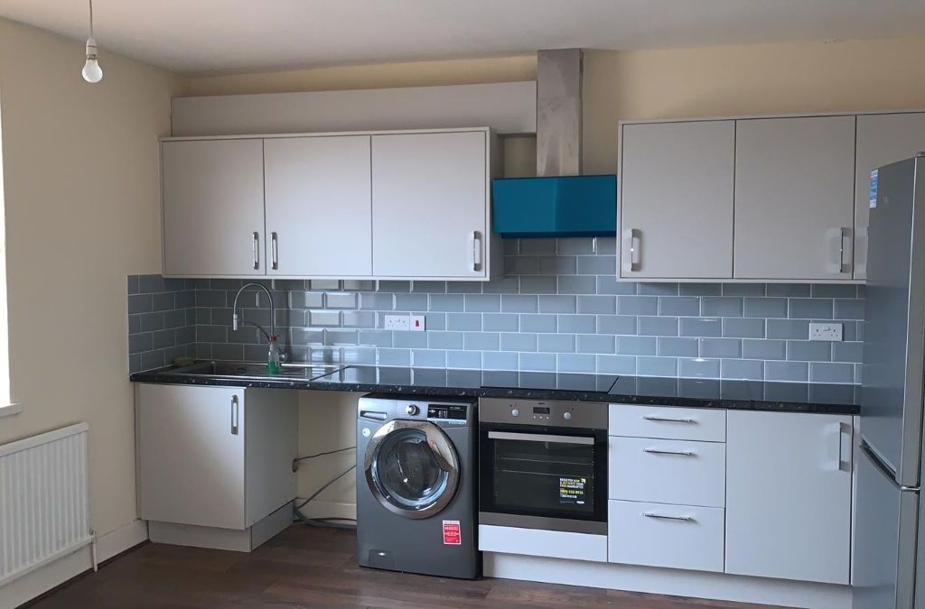 2 bed flat to rent in Hilliard Road, Northwood HA6, £1,600 pcm Zoopla
