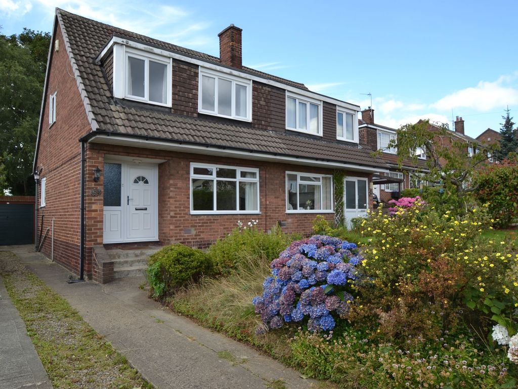 3 bed semidetached house for sale in Cotswold Avenue, Shipley BD18