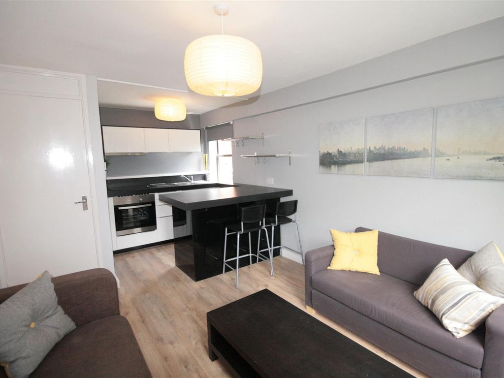 1 bed flat to rent in Trident House, Granville Square, Birmingham B15