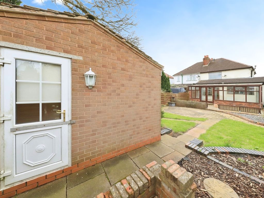 3 bed semidetached house for sale in Beechwood Avenue, Wednesfield