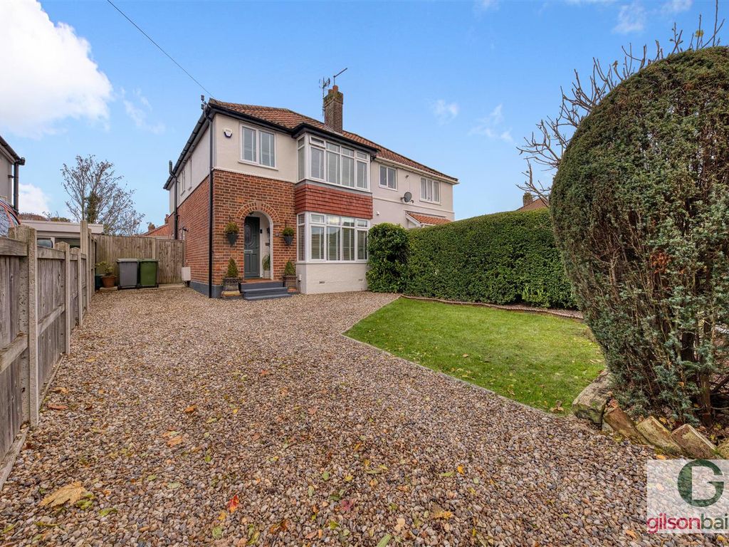 3 bed property for sale in School Lane, Sprowston, Norwich NR7, £