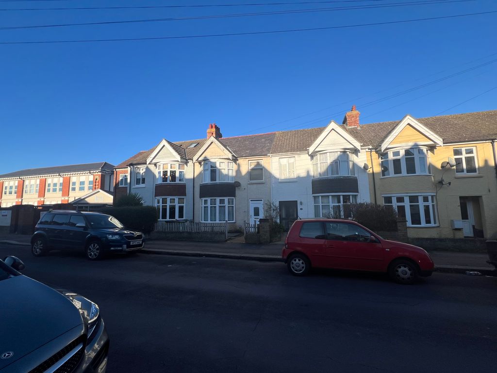 3 bed terraced house for sale in Chart Road, Folkestone CT19, £325,000