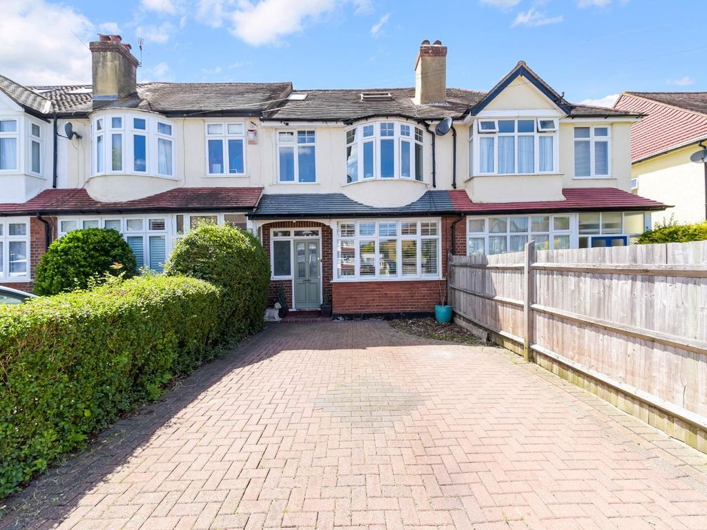 4 bed terraced house for sale in Bridgewood Road, Worcester Park KT4, £