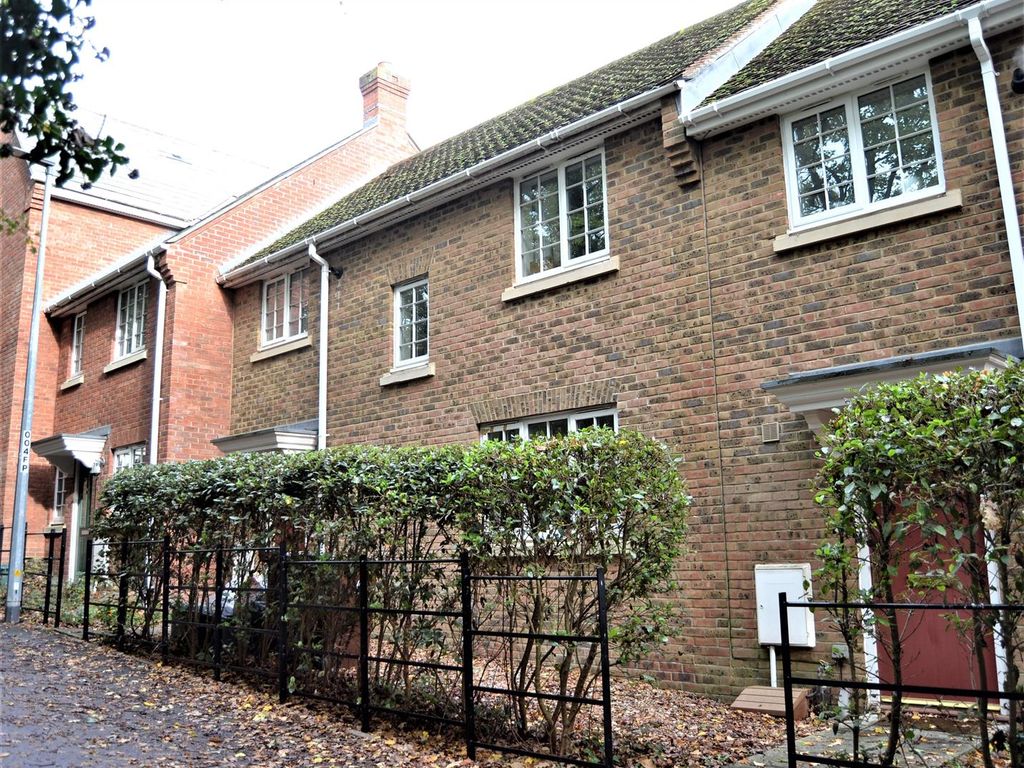 Orrin Walk, Colchester CO4  