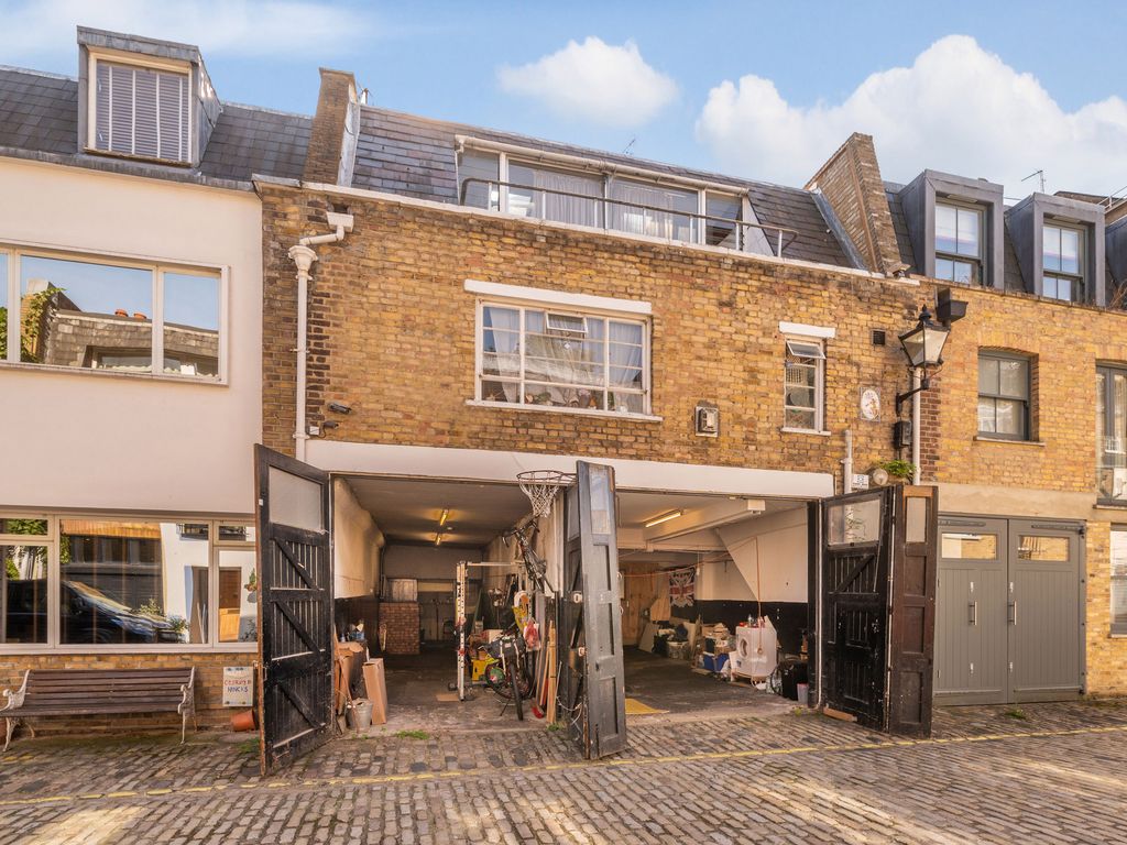 Leinster Mews, London W2  