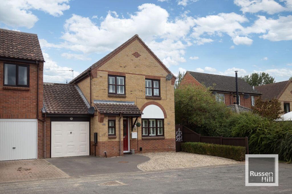 3 bed detached house for sale in Meadowvale, New Costessey, Norwich NR5