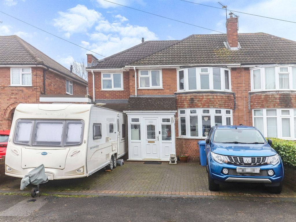 5 bed semidetached house for sale in Wombourne Park, Wombourne