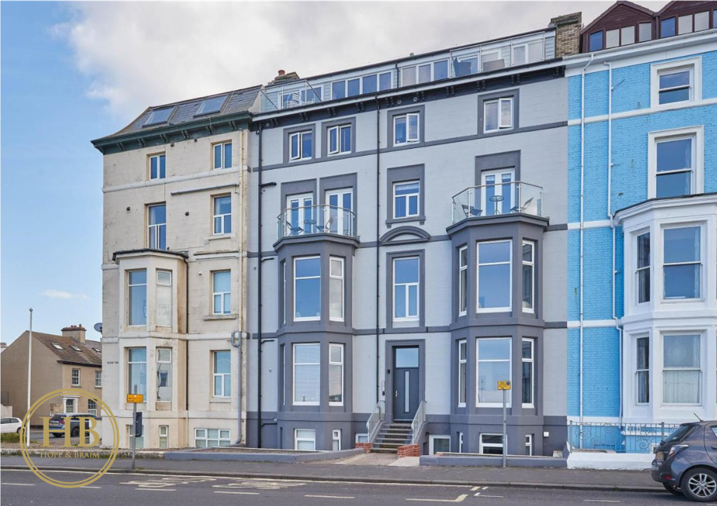 2 bed flat for sale in North Terrace, Whitby YO21 Zoopla