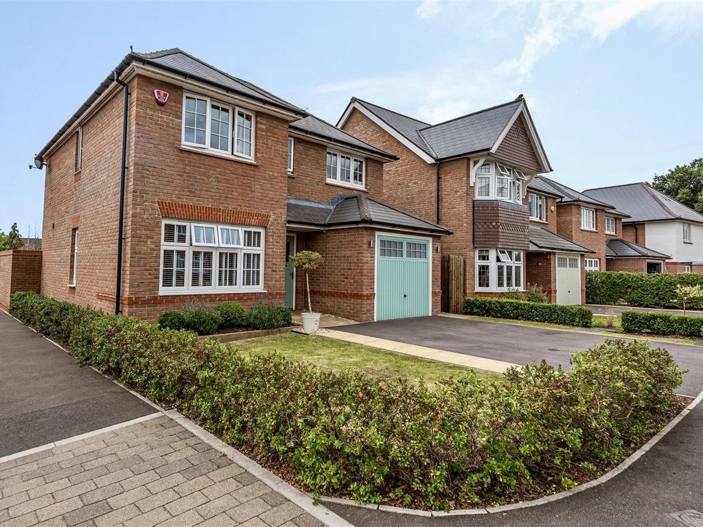4 bed detached house for sale in Rossiter Close, Bathpool, Taunton TA2