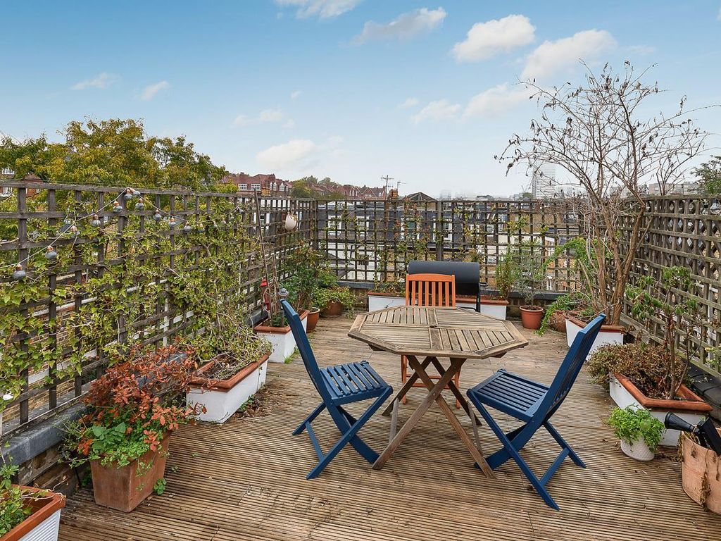 2 bed flat to rent in Albert Bridge Road, London SW11, £2,500 pcm Zoopla