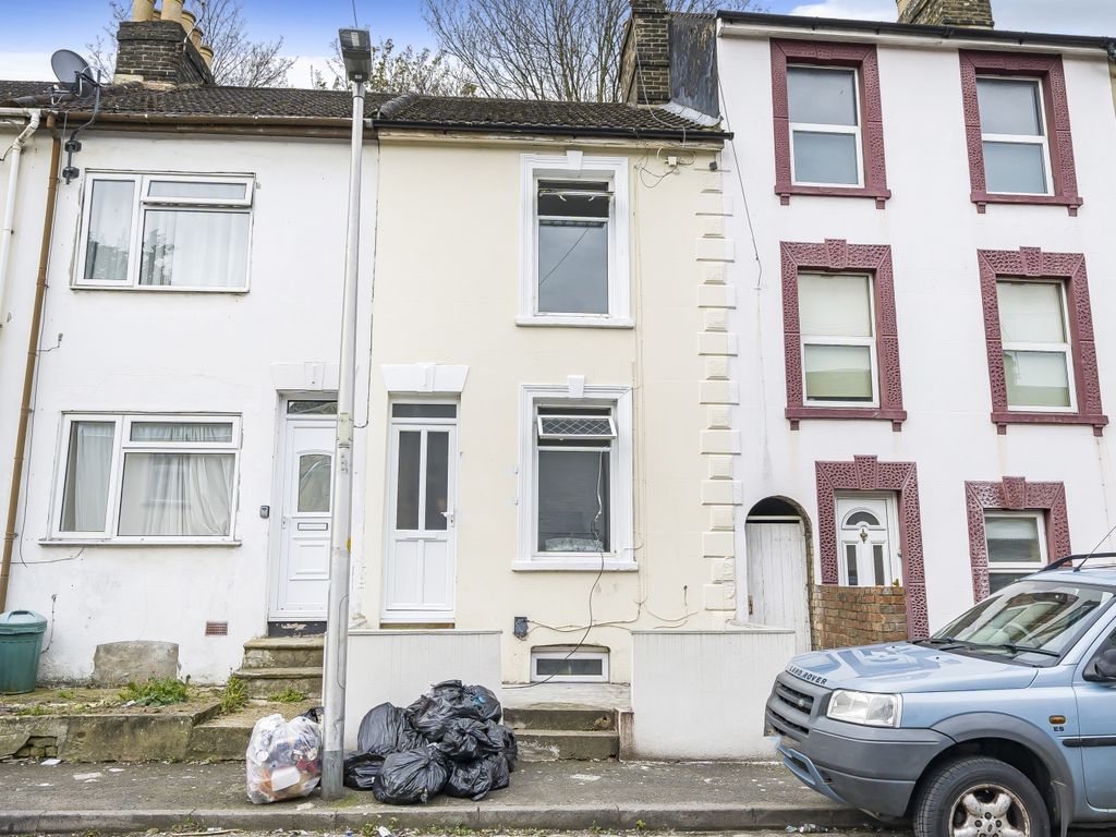 2 bed terraced house for sale in Hartington Street, Chatham ME4 Zoopla