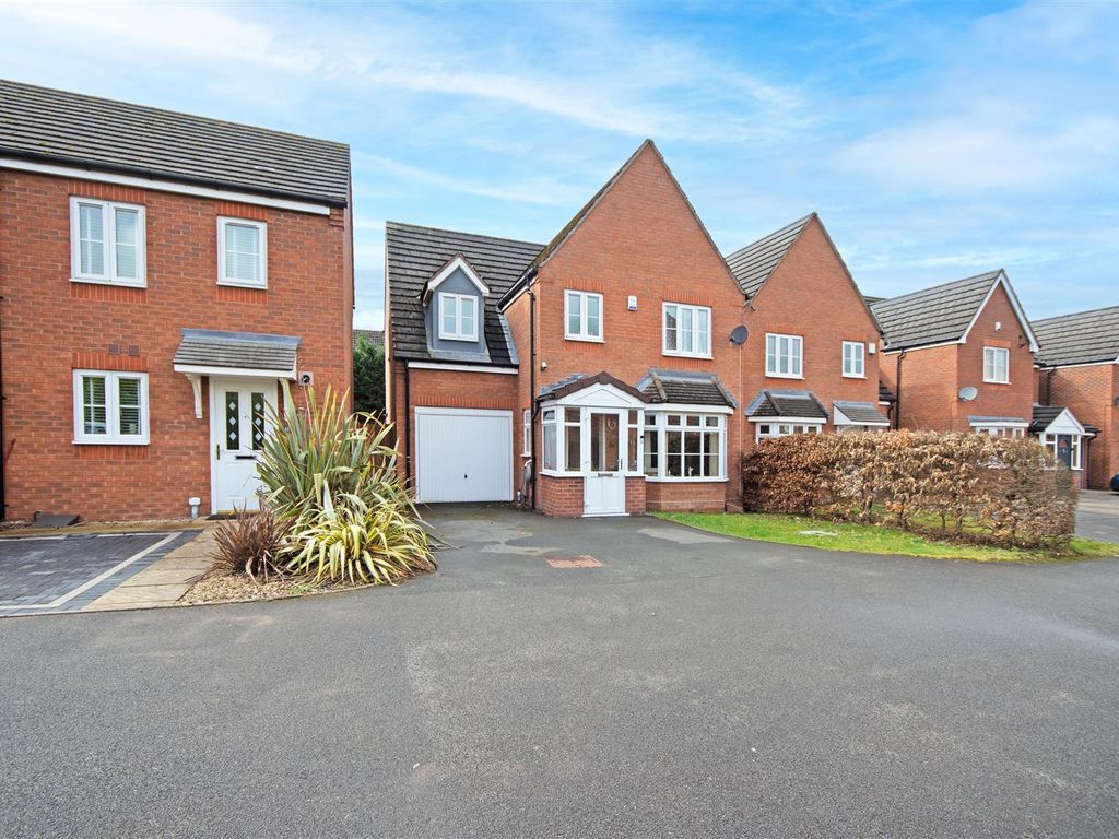4 bed detached house for sale in Amble Close, Streetly, Sutton