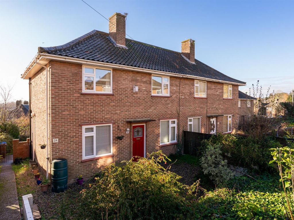 3 bed semidetached house for sale in Harwood Road, Norwich NR1, £