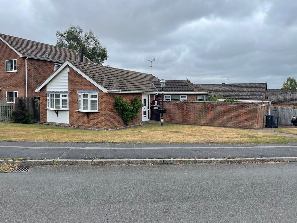 2 bed bungalow for sale in Blenheim Crescent, Broughton Astley, Leicester LE9, £269,950 Zoopla
