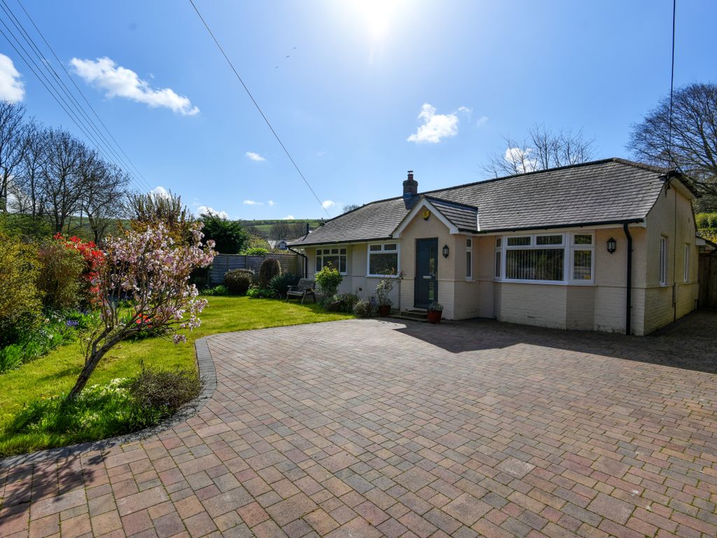 3 bed detached bungalow for sale in Henfield Road, Upper Beeding