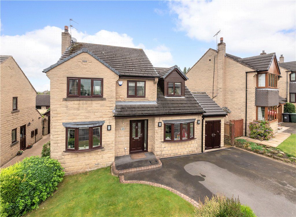4 bed detached house for sale in Coppice View, Bradford, West Yorkshire