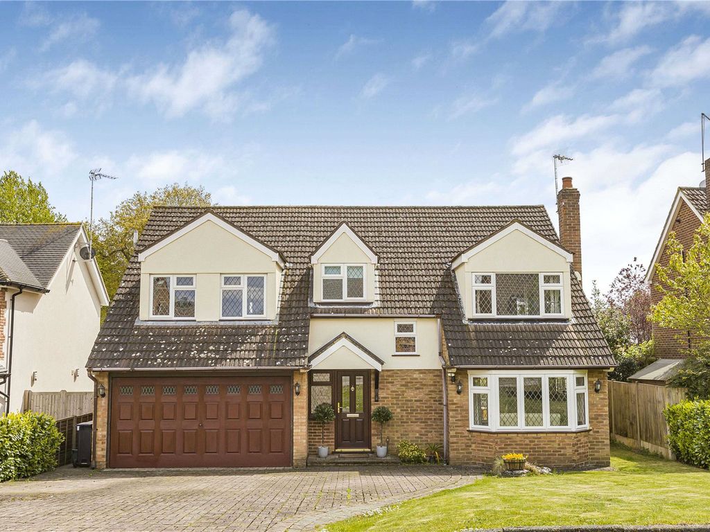 4 bed detached house for sale in Thrush Lane, Cuffley, Hertfordshire