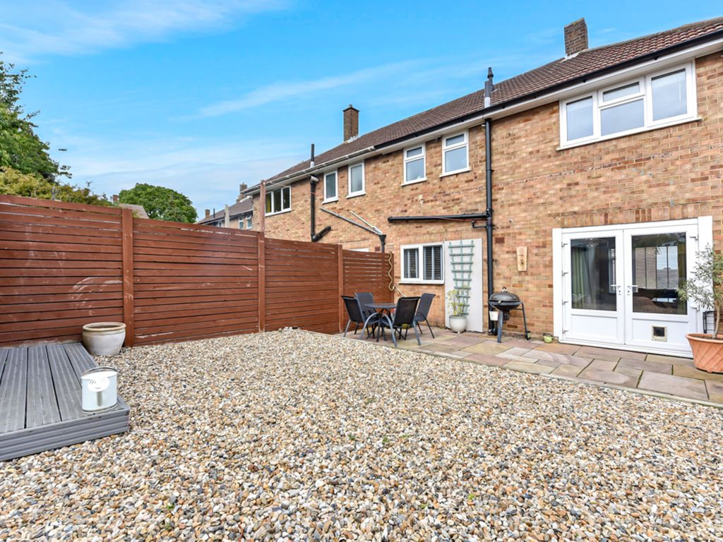 3 bed semidetached house for sale in Clifton Close, Strood, Rochester