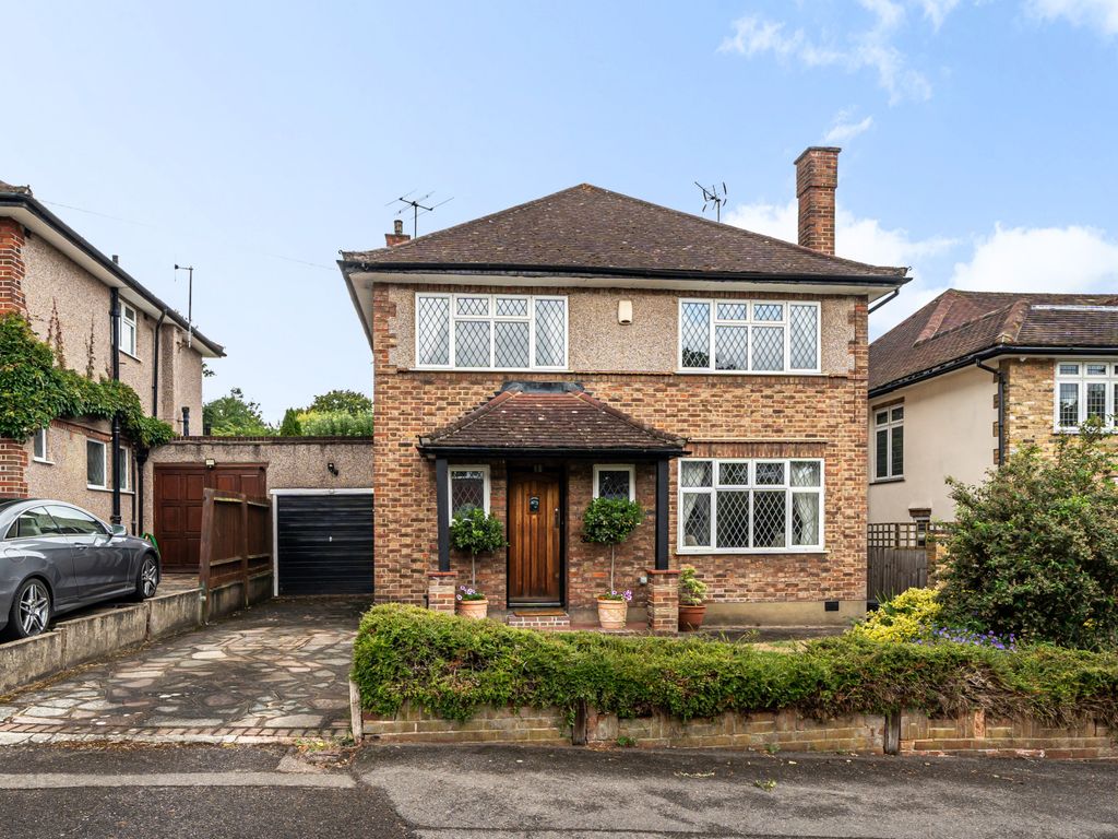 4 bed detached house for sale in Barnhill, Pinner HA5 Zoopla