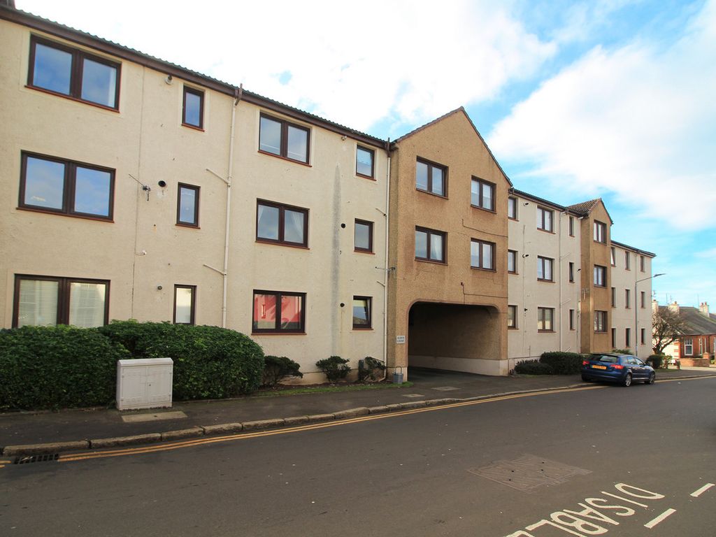 1 bed flat for sale in Kyle Street, Prestwick KA9, £65,000 Zoopla