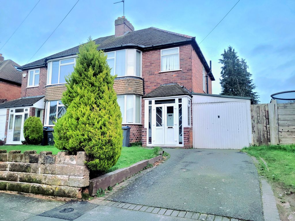 3 bed semidetached house for sale in Heythrop Grove, Birmingham B13, £
