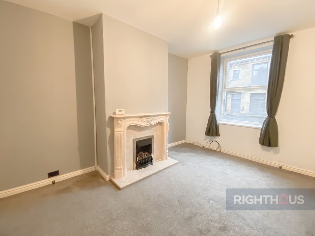 2 bed terraced house to rent in Providence Terrace, Thornton, Bradford BD13 Zoopla